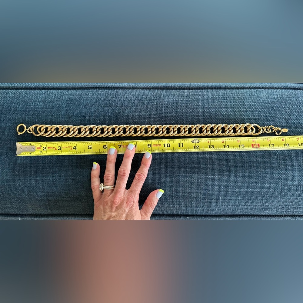 Elizabeth Cole Chunky Gold Link Statement Necklace - Picture 16 of 16